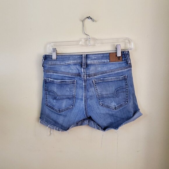 American Eagle Midi Distressed Denim Shorts Size 4 - Picture 5 of 8